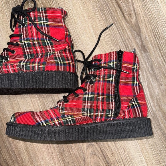 Sold - Picture 3 of 7